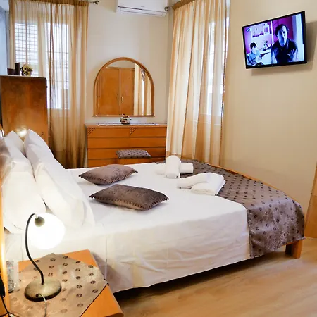 Daire Corfu Old Town Traditional House *